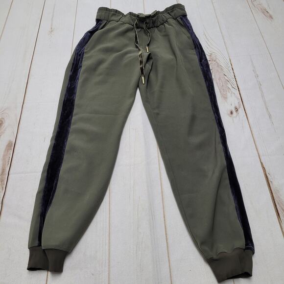 Lululemon on the fly special edition green black velvet jogger pants - Picture 1 of 8